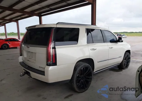 2015 Cadillac Escalade Premium z USA, uszkodzony, nr VIN 1GYS4NKJ1FR522411